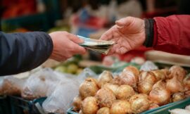 10 Best Korean Phrases for Negotiating Prices at Markets